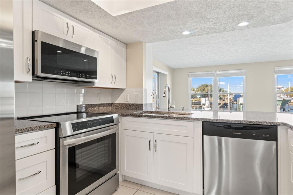 3939 Rudder Way New Port Richey, FL 34652 - Photo 17 of 60