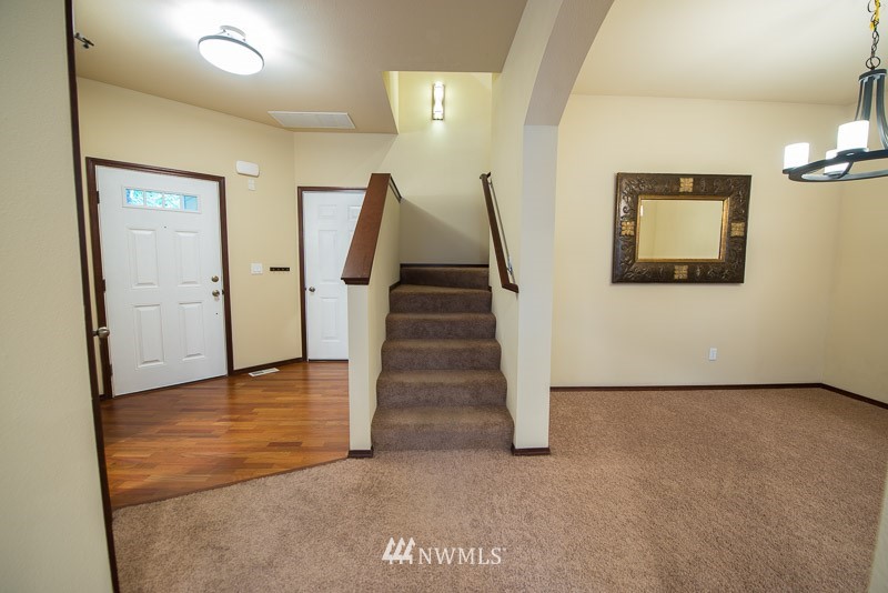 1034 215th Place Southeast Bothell, WA 98021 - Photo 5 of 18