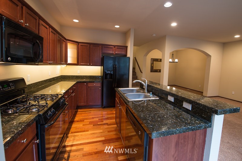 1034 215th Place Southeast Bothell, WA 98021 - Photo 7 of 18