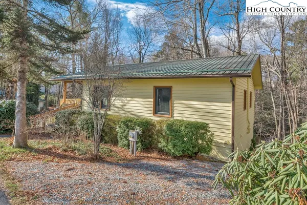$425,000 | 6 Ridgewood Lane, Newland, NC 28657