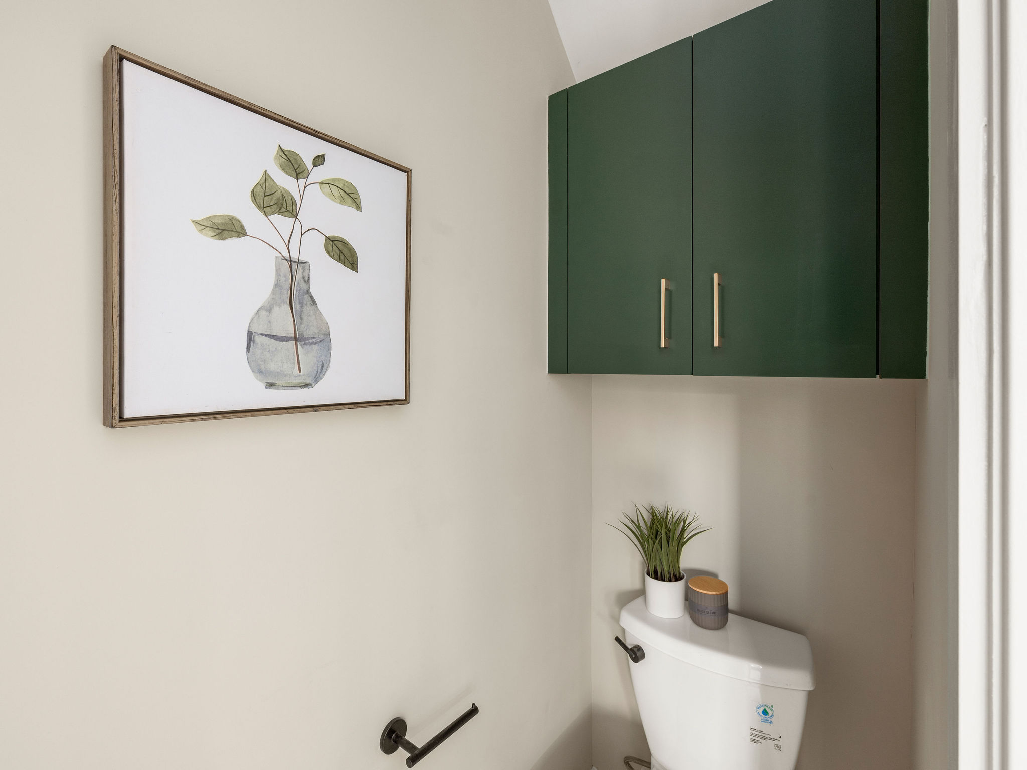 1401 East 3rd Street, Unit 2 Austin, TX 78702 - Photo 16 of 31 Bathroom with toilet