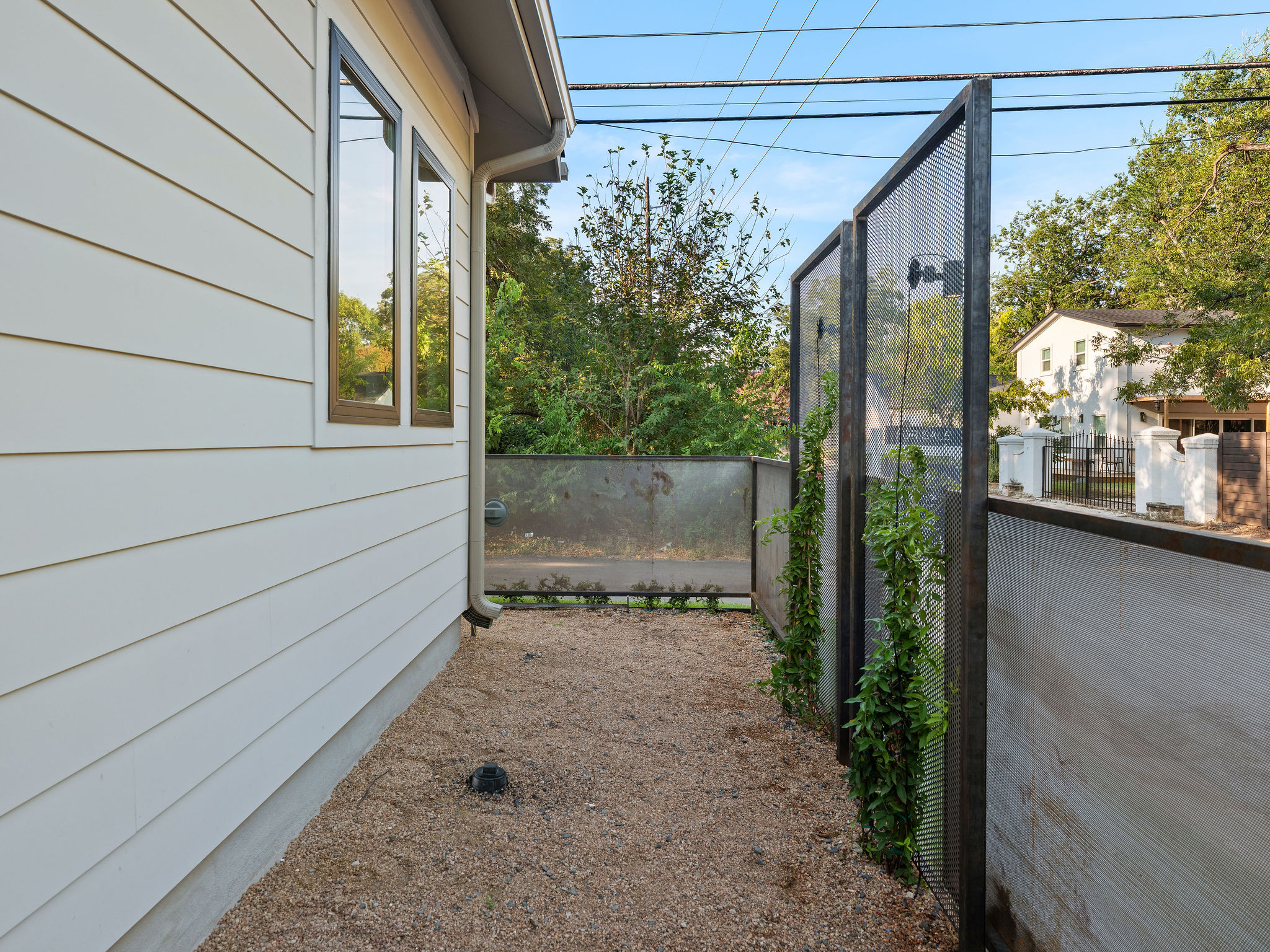 1401 East 3rd Street, Unit 2 Austin, TX 78702 - Photo 28 of 31