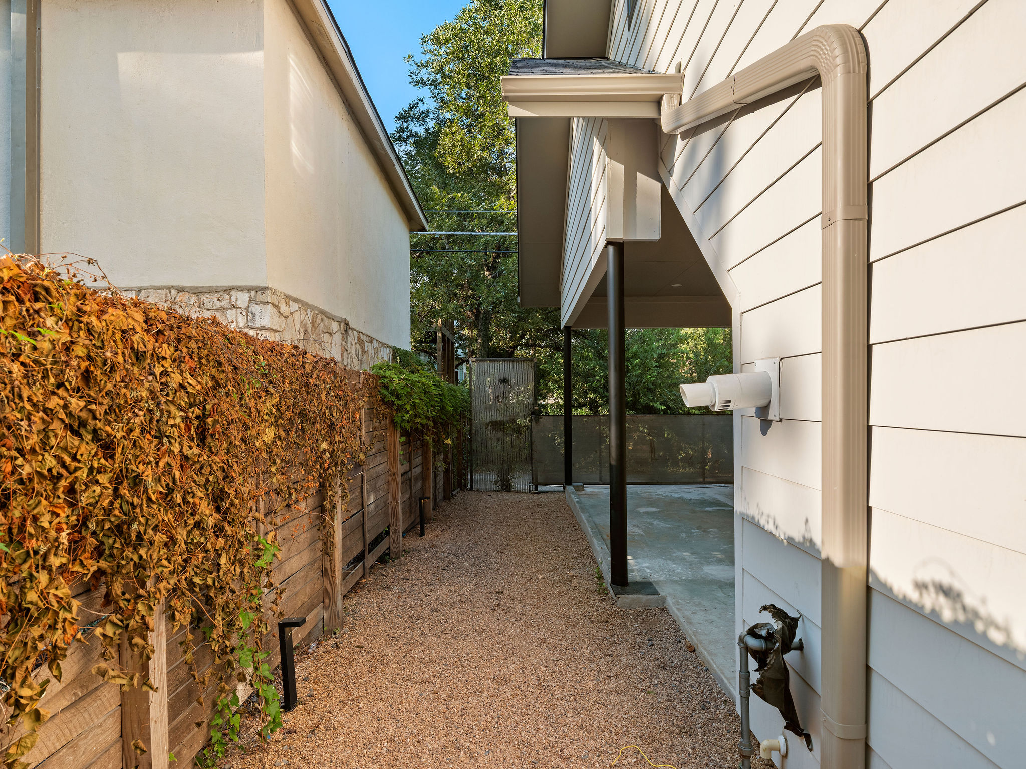 1401 East 3rd Street, Unit 2 Austin, TX 78702 - Photo 29 of 31