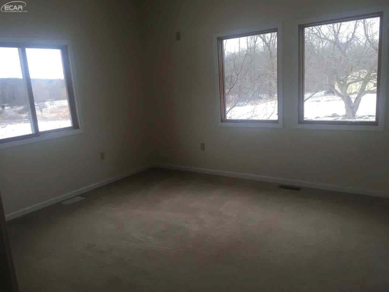 8601 Pepper Road Holly, MI 48442 - Photo 2 of 12 21256140-1.JPG