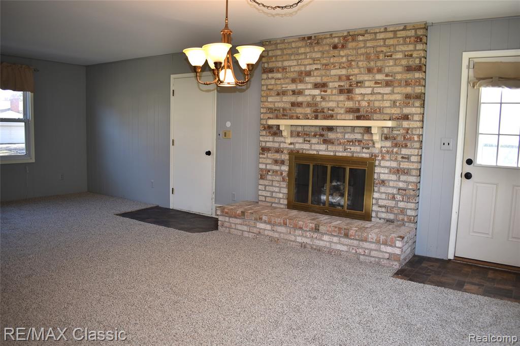 1977 Meadow Ridge Drive Walled Lake, MI 48390 - Photo 15 of 53