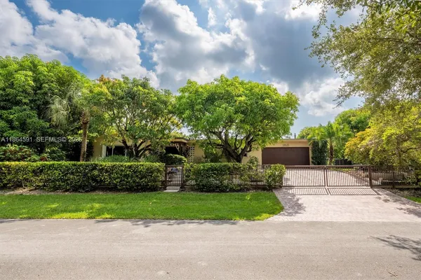 $950,000 | 17625 Southwest 91st Avenue, Palmetto Bay, FL 33157