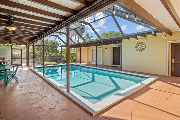 $950,000 | 17625 Southwest 91st Avenue, Palmetto Bay, FL 33157