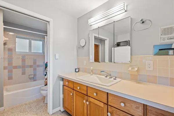 $950,000 | 17625 Southwest 91st Avenue, Palmetto Bay, FL 33157