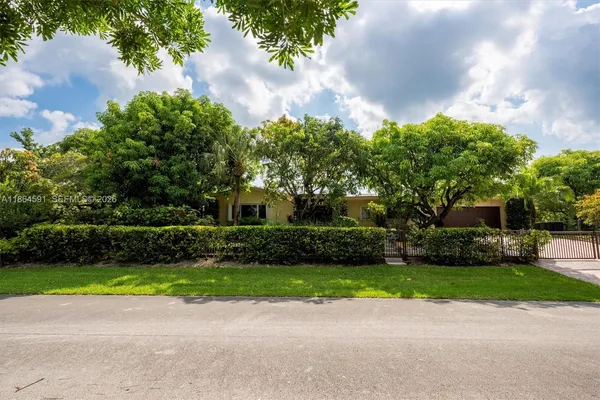 $950,000 | 17625 Southwest 91st Avenue, Palmetto Bay, FL 33157