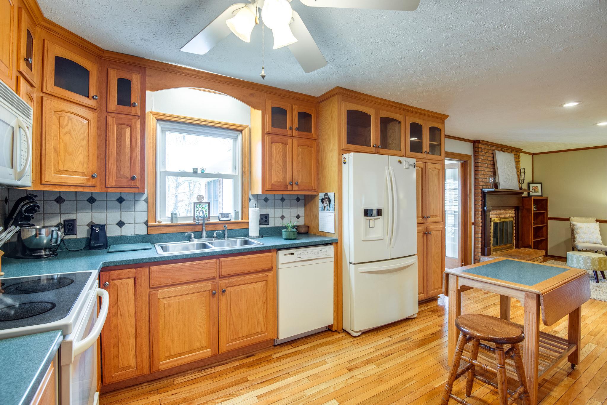 128 Robert Porter Road Dickson, TN 37055 - Photo 12 of 27 Clean & Well Presented