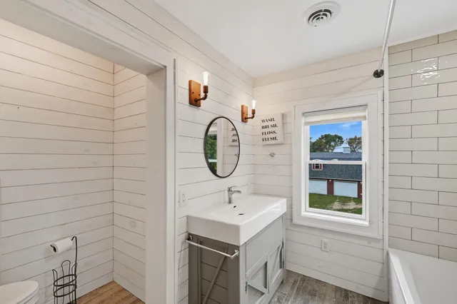 $659,900 | 9085 Acorn Avenue, Plato, MN 55370