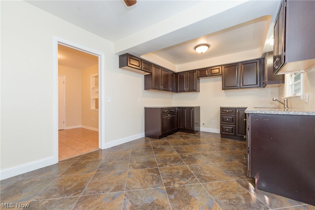 3680 Langton Road Cleveland, OH 44121 - Photo 9 of 35