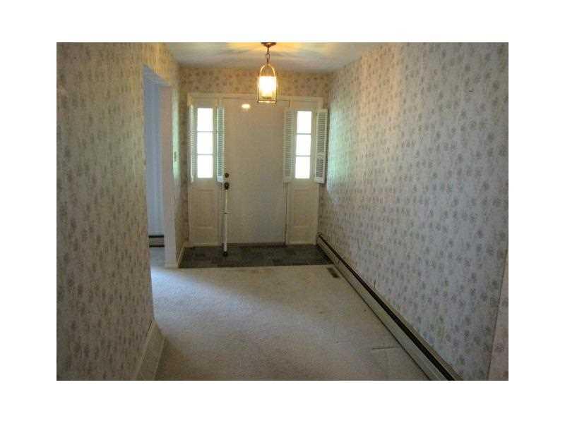 190 Reesedale Road Kittanning, PA 16201 - Photo 4 of 12 Entry/Foyer. Generously sized entry into this well maintained home