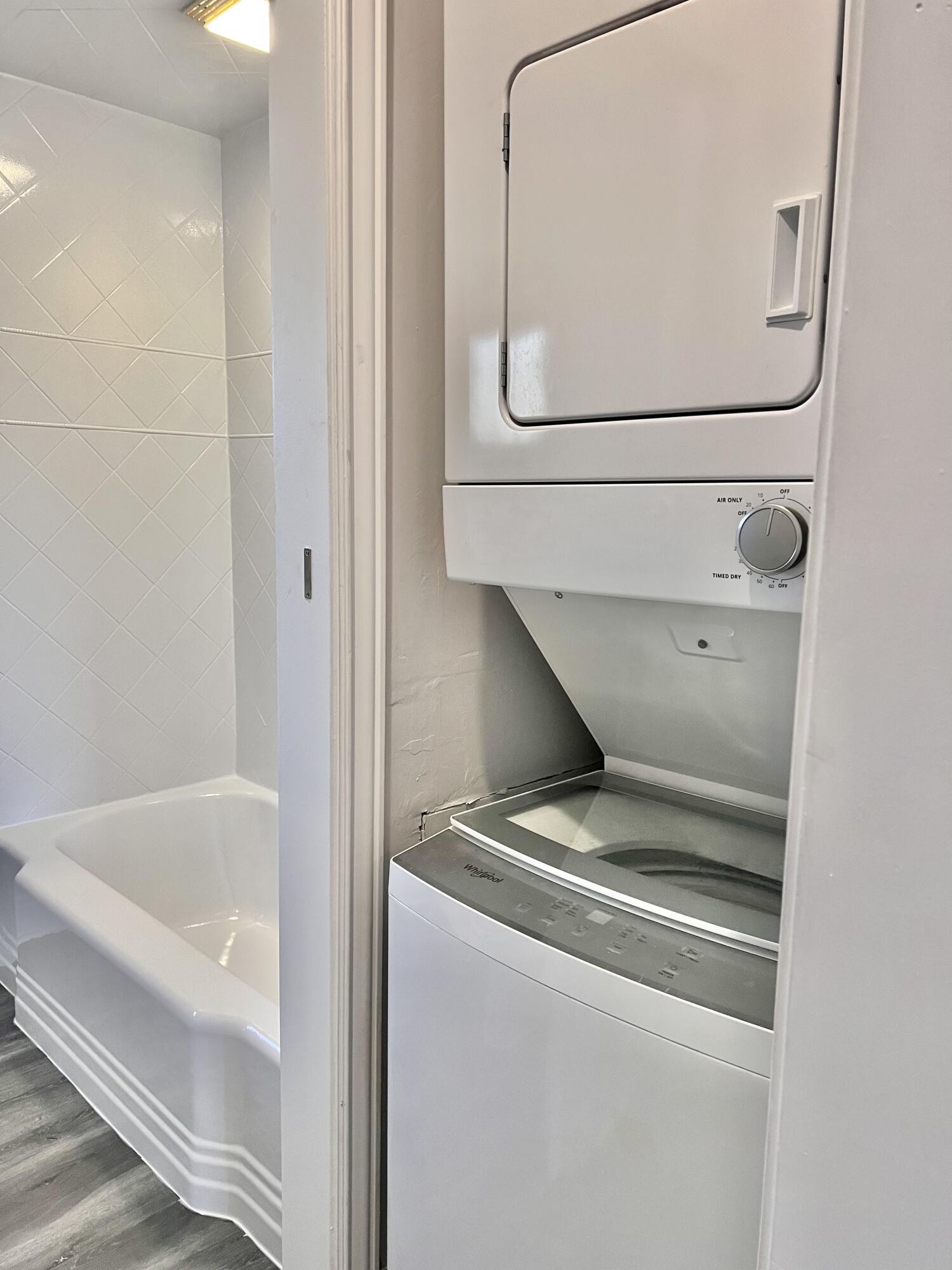 101 South Golfview Road, Unit 1 Lake Worth Beach, FL 33460 - Photo 11 of 47 FAA50454-8F06-434A-9B80-E8E0CDAEB058