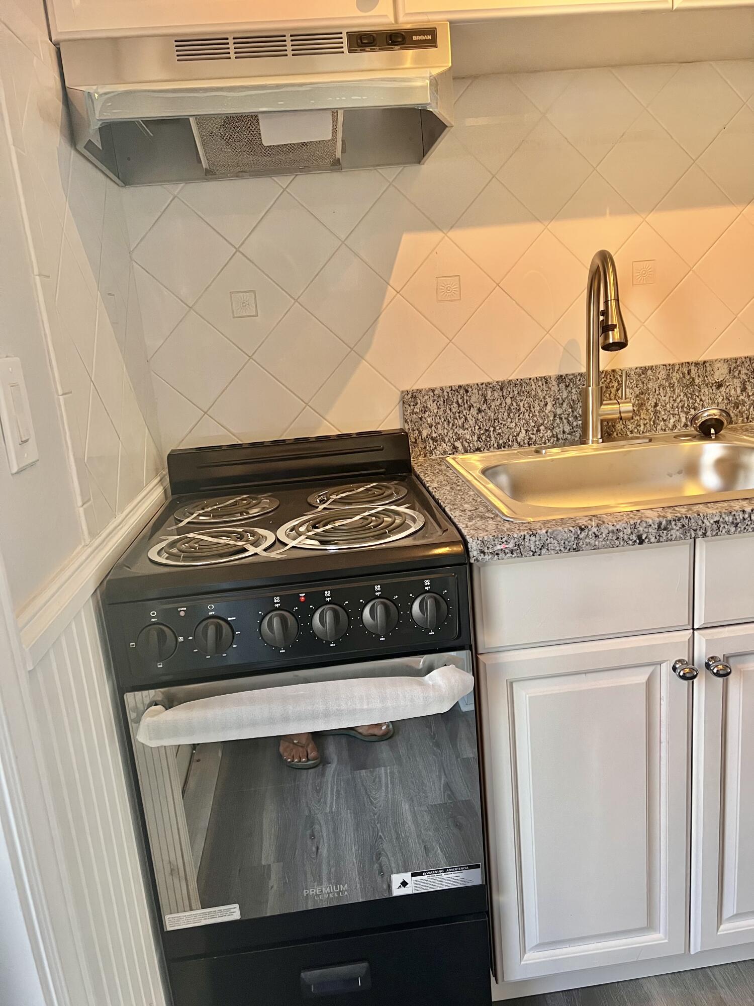 101 South Golfview Road, Unit 1 Lake Worth Beach, FL 33460 - Photo 8 of 47 9C510957-0128-4D0D-AFDA-E05B58219204