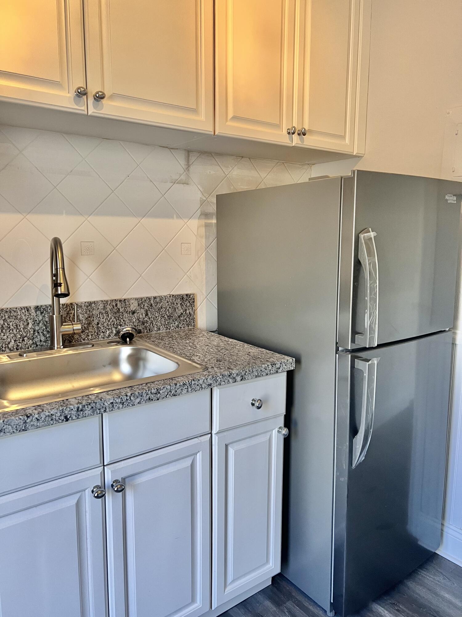 101 South Golfview Road, Unit 1 Lake Worth Beach, FL 33460 - Photo 9 of 47 21937995-4028-46C3-976E-6FBE46D8274B