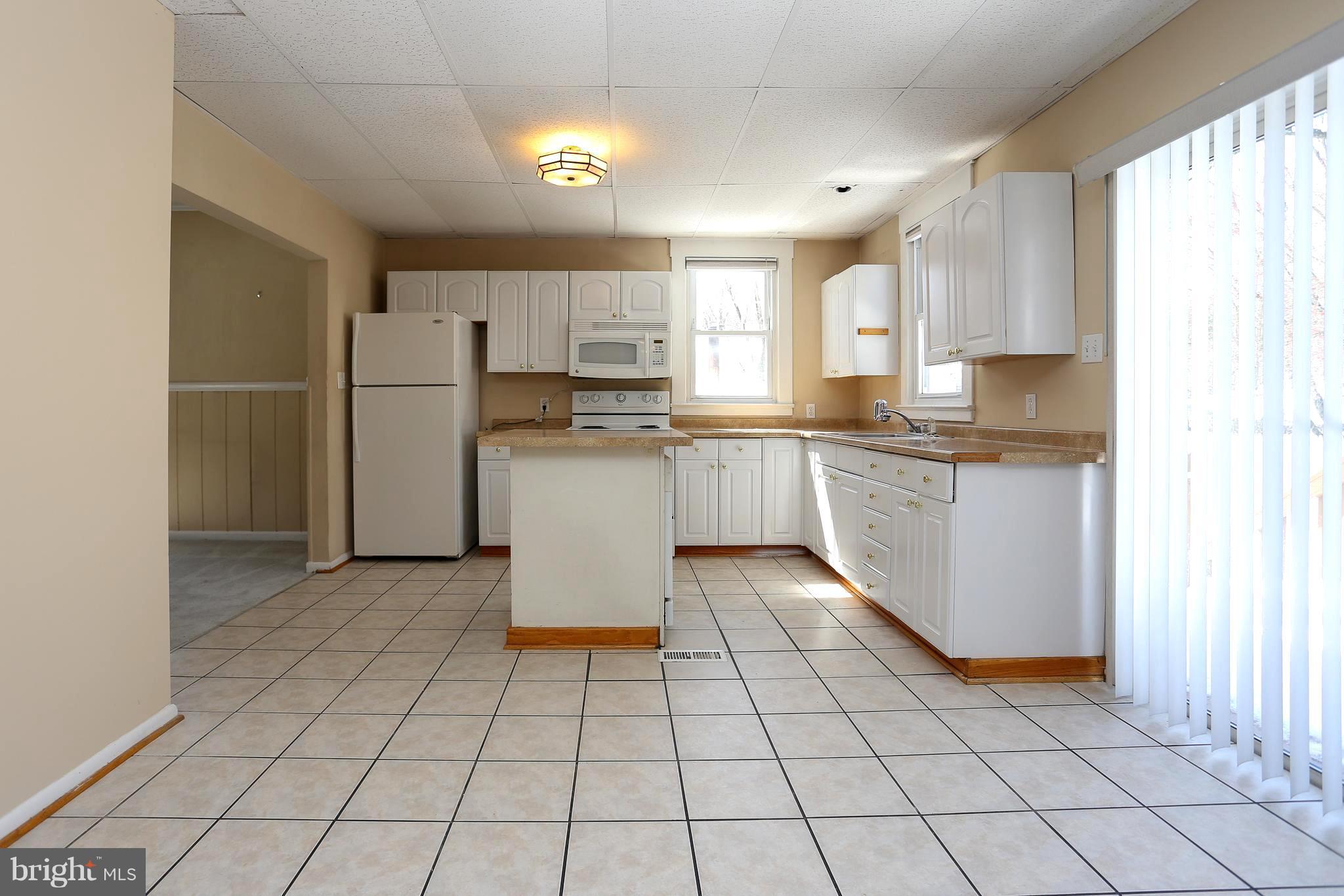 34 Silopanna Road Annapolis, MD 21403 - Photo 1 of 26 Kitchen