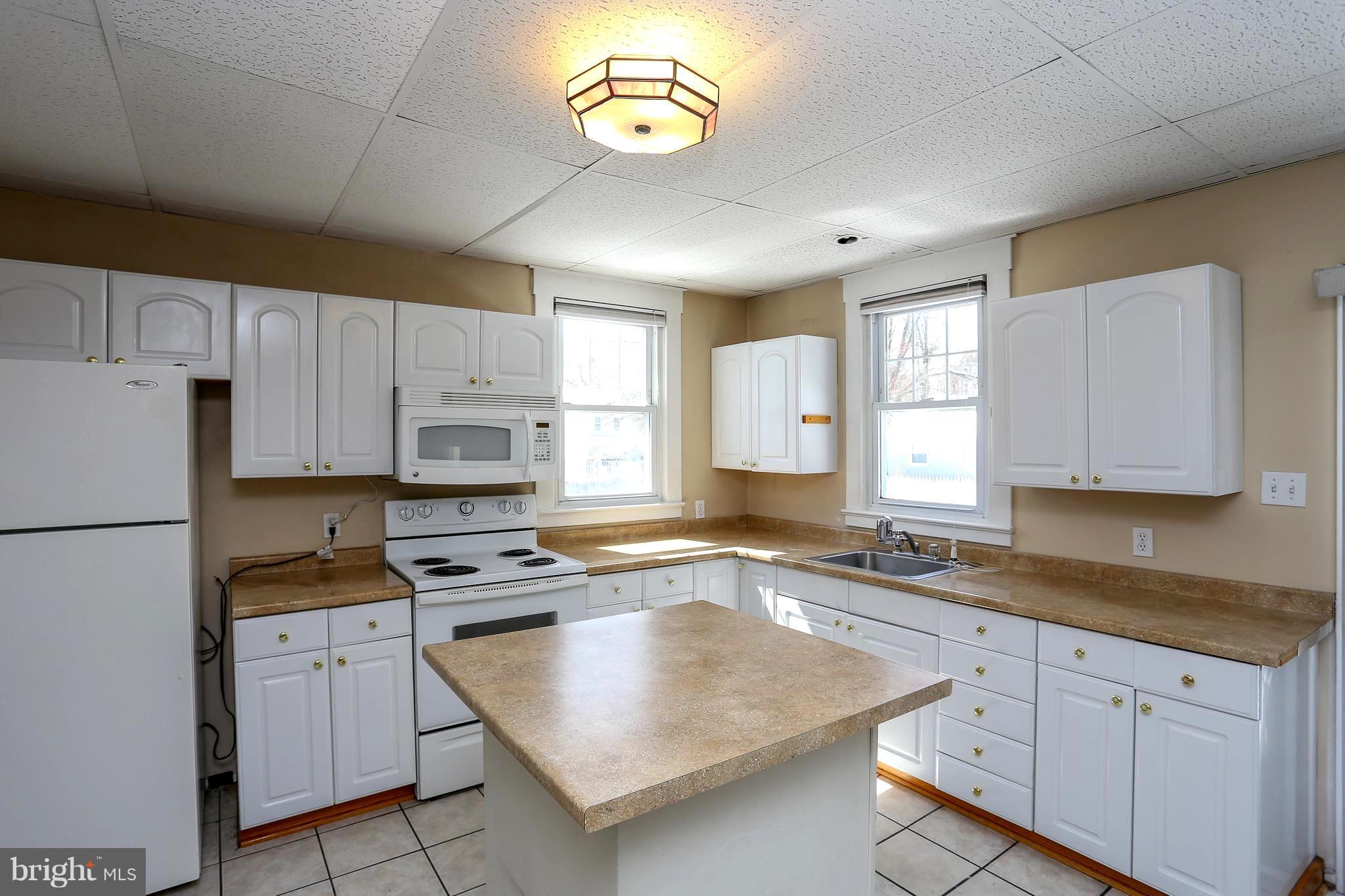 34 Silopanna Road Annapolis, MD 21403 - Photo 4 of 26 Kitchen