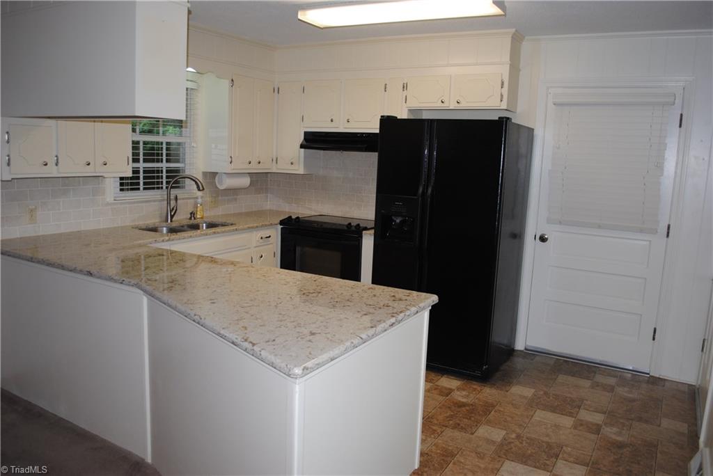 3232 Wyo Road Yadkinville, NC 27055 - Photo 5 of 14 Gallery Image 5