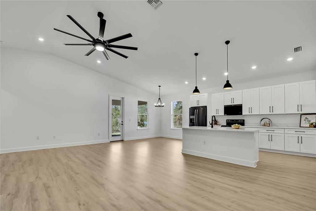 11073 Horned Owl Road Weeki Wachee, FL 34614 - Photo 4 of 53