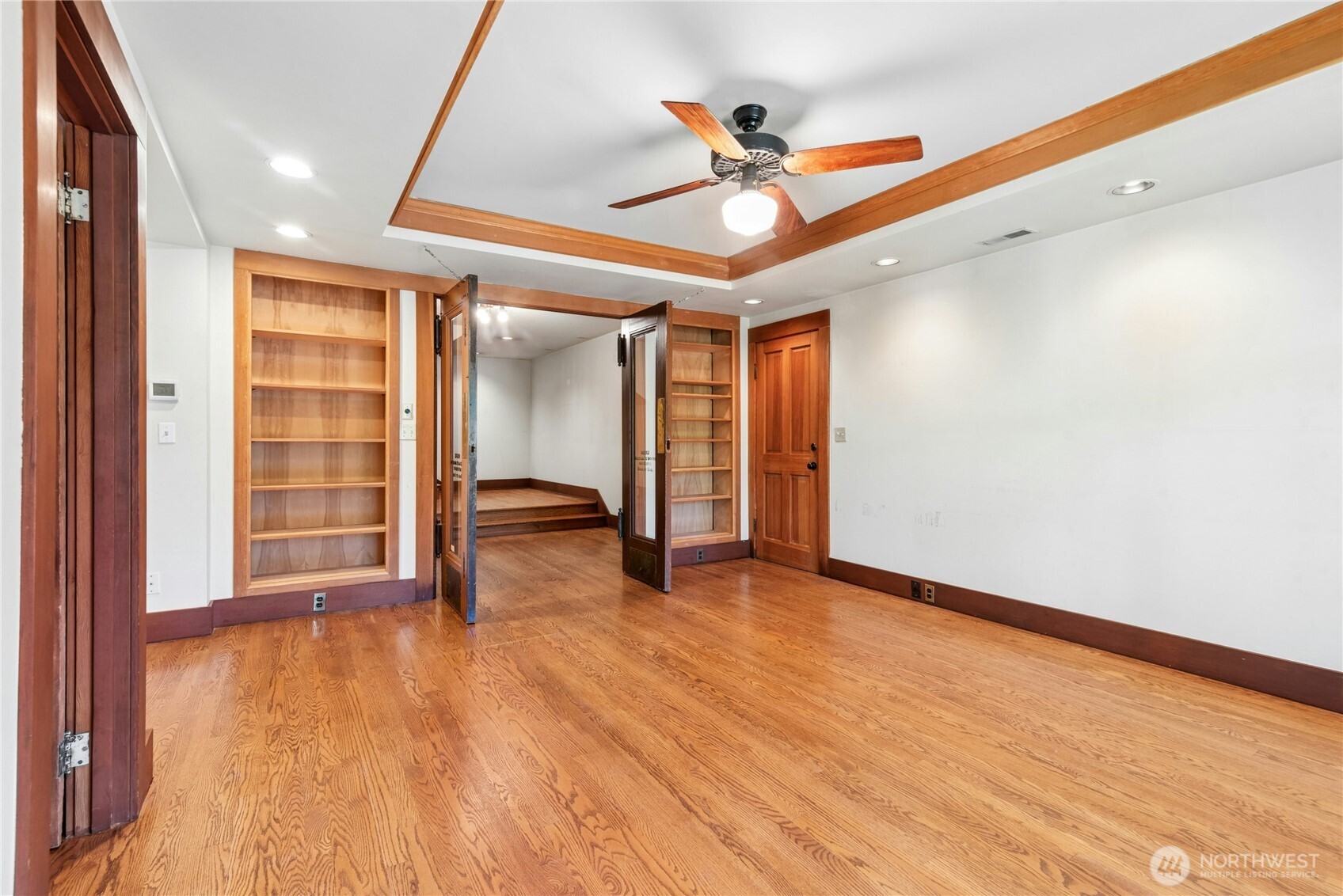 2077 East Howe Street Seattle, WA 98112 - Photo 21 of 26
