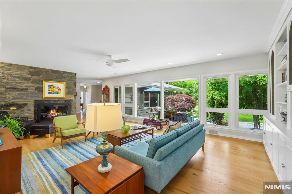 95 Yantacaw Brook Road Montclair, NJ 07043 - Photo 6 of 48