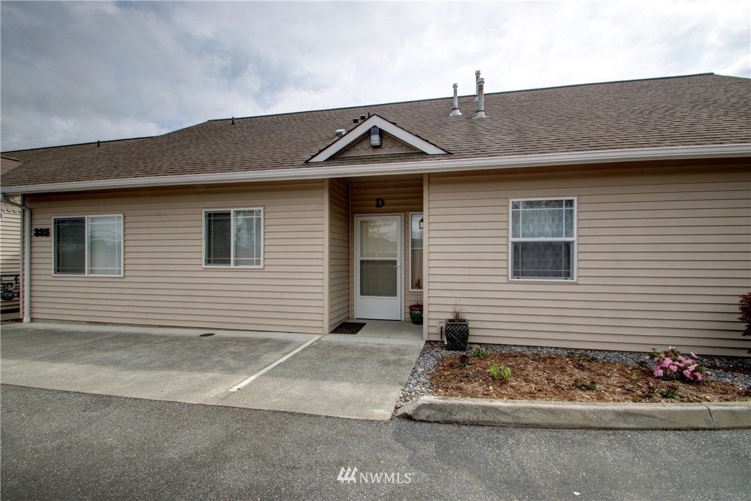 325 North Laventure Road, Unit D Mount Vernon, WA 98273 - Photo 3 of 20 Gallery Image 3