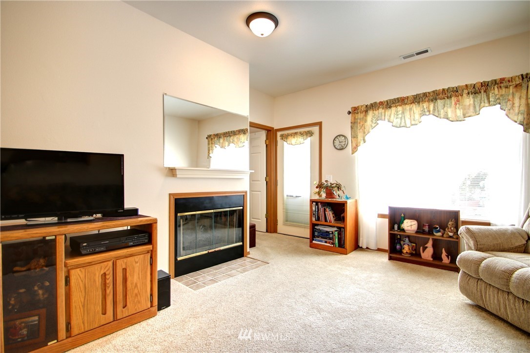 325 North Laventure Road, Unit D Mount Vernon, WA 98273 - Photo 6 of 20 Gallery Image 6