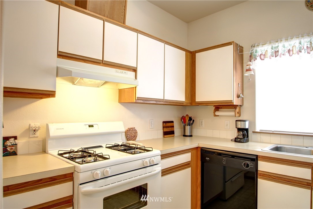 325 North Laventure Road, Unit D Mount Vernon, WA 98273 - Photo 8 of 20 Gallery Image 8