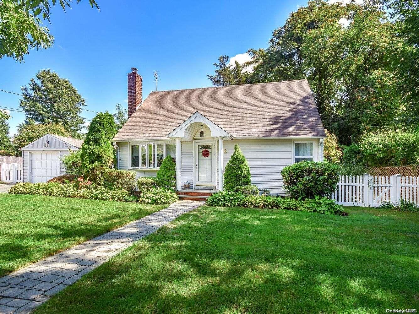 2 Foxcroft Road Albertson, NY 11507 - Photo 1 of 1 Gallery Image 1