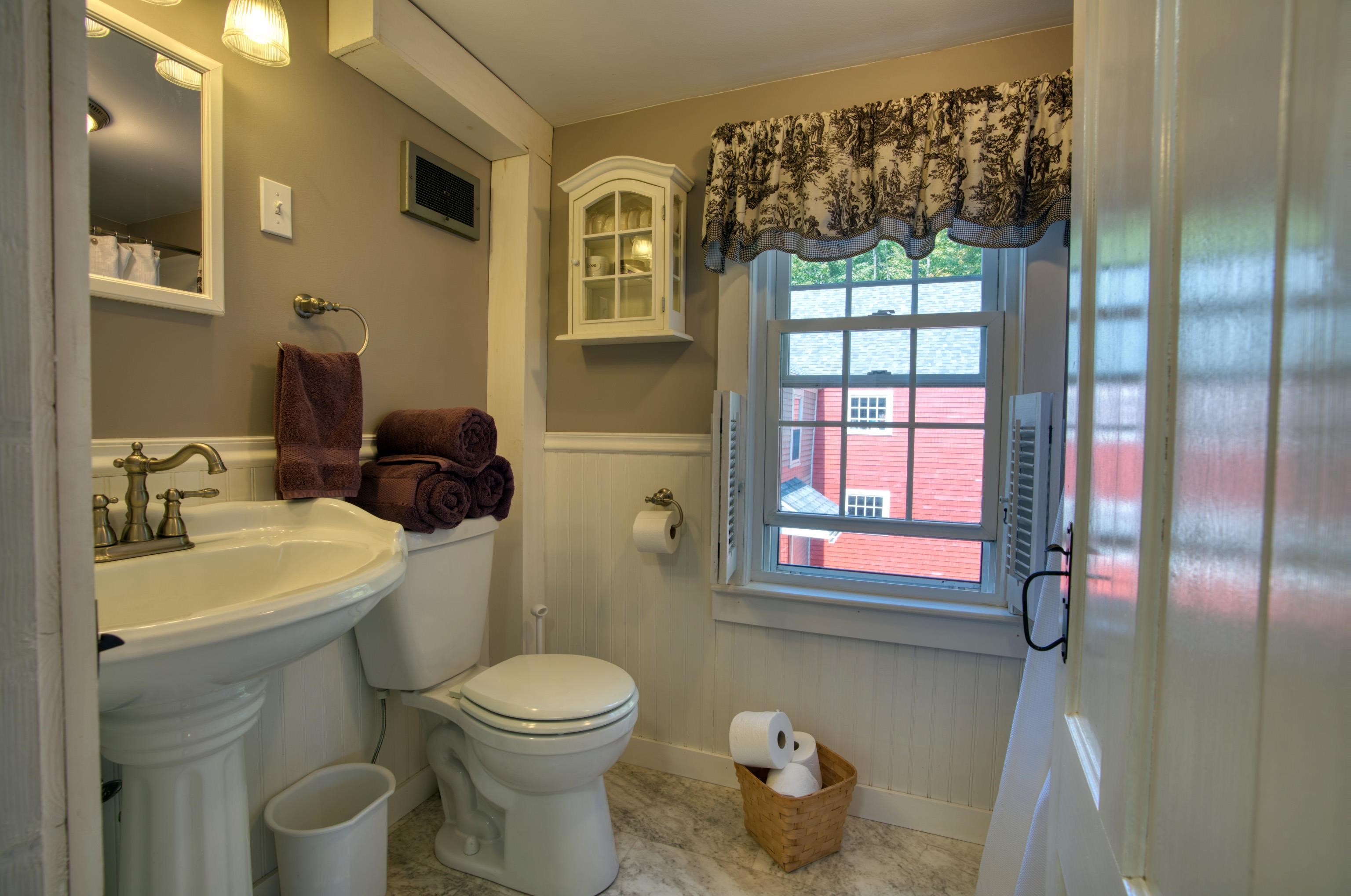 100 West Main Street Rindge, NH 03461 - Photo 30 of 49
