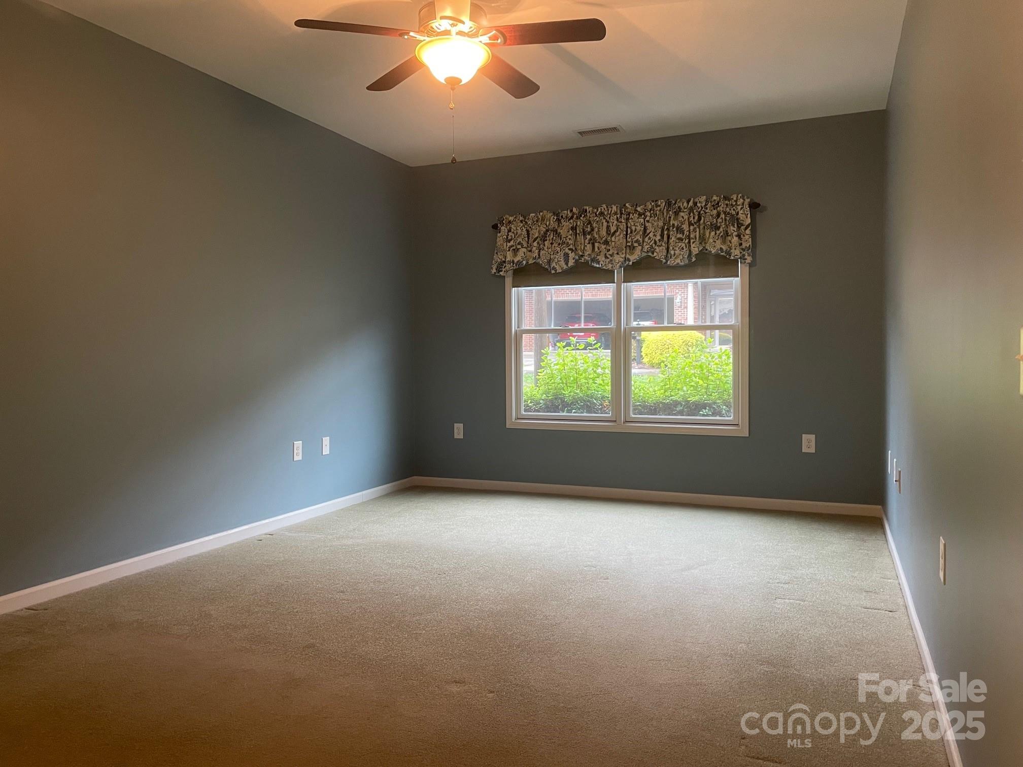 481 26th Avenue Northeast Hickory, NC 28601 - Photo 3 of 35