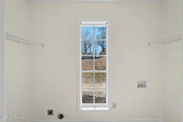 $359,900 | 4490 Big Horn Drive North, Nesbit, MS 38651