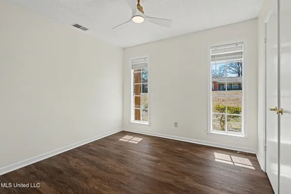 $359,900 | 4490 Big Horn Drive North, Nesbit, MS 38651