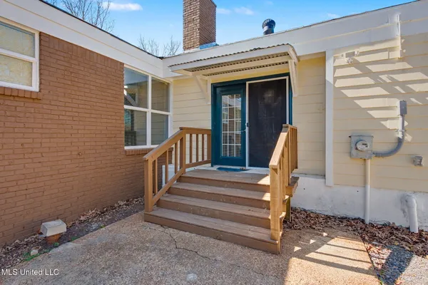 $359,900 | 4490 Big Horn Drive North, Nesbit, MS 38651