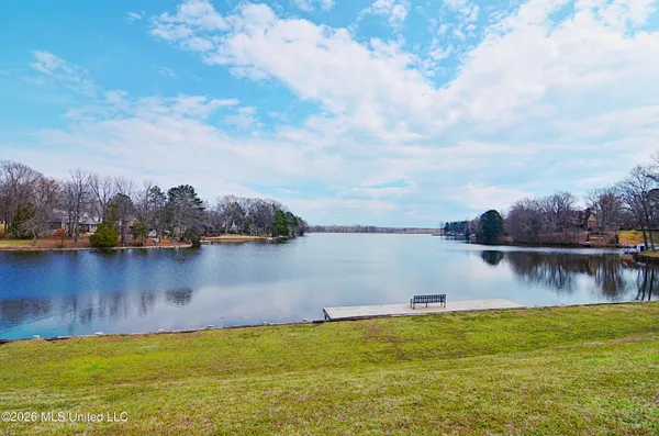 $359,900 | 4490 Big Horn Drive North, Nesbit, MS 38651