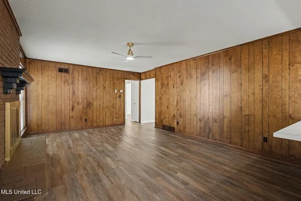 $359,900 | 4490 Big Horn Drive North, Nesbit, MS 38651