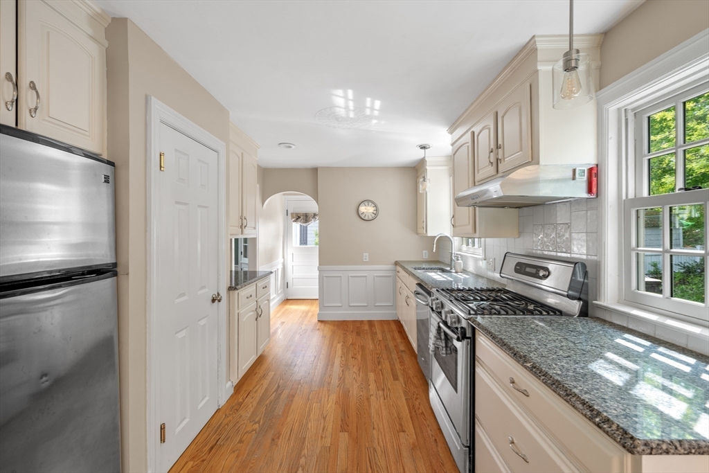 77 Shelton Road Swampscott, MA 01907 - Photo 18 of 40