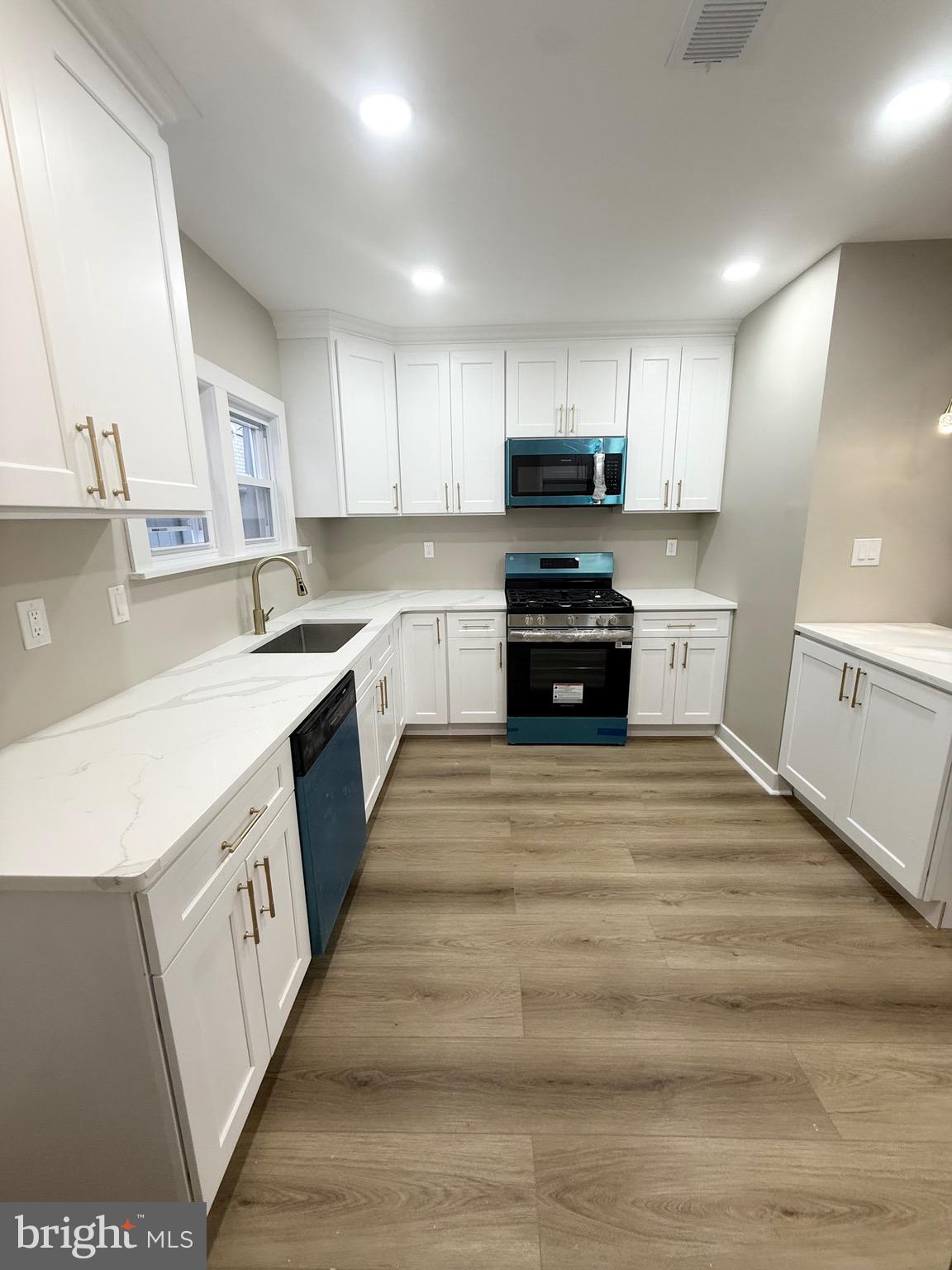 514 Winton Street Philadelphia, PA 19148 - Photo 4 of 22