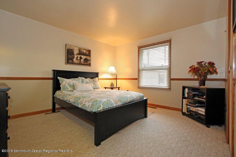 663 Adelphia Road Freehold, NJ 07728 - Photo 20 of 39 167271570_2vV9NS7D