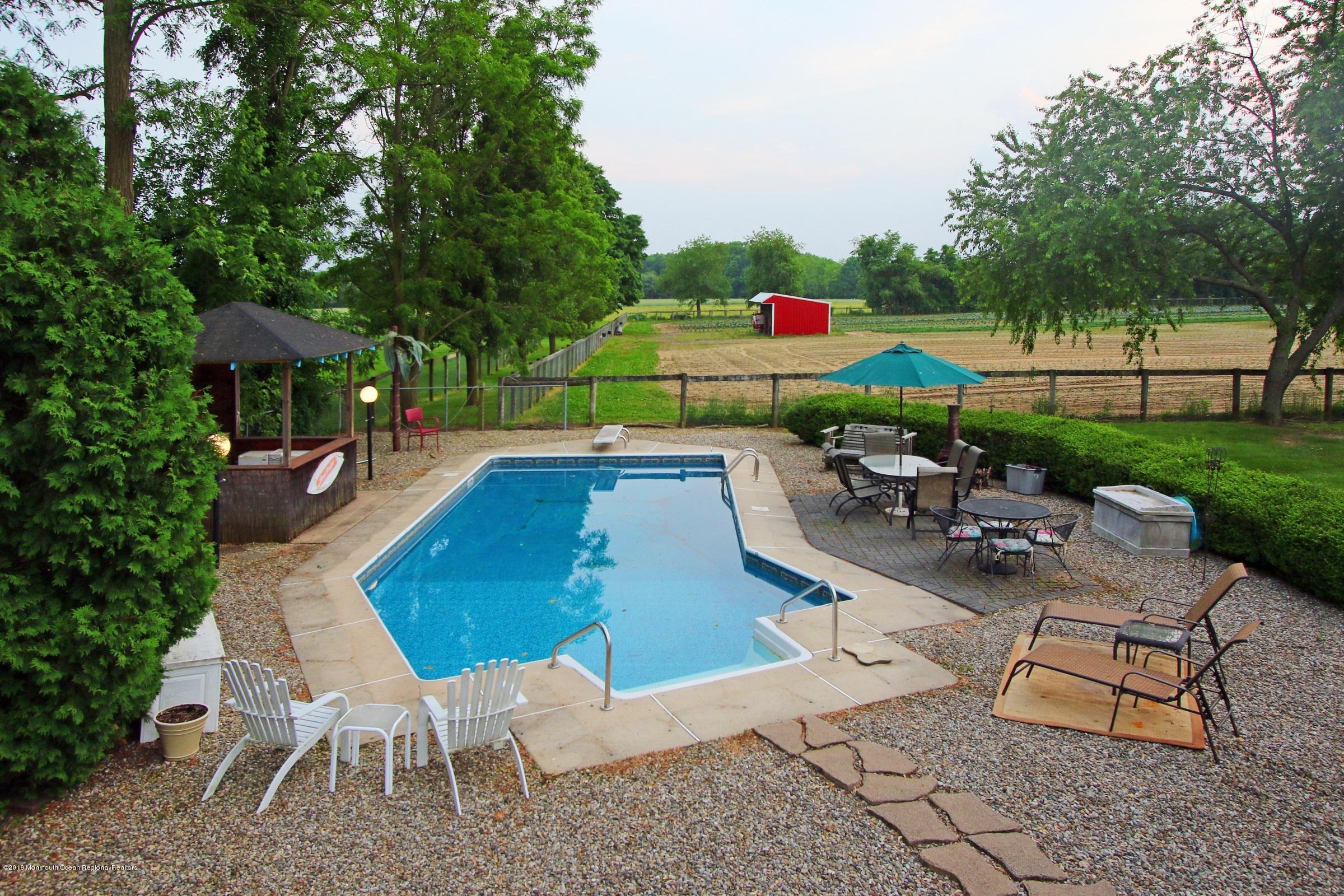663 Adelphia Road Freehold, NJ 07728 - Photo 4 of 39 32C0D8BB-8DEB-436B-96BC-08C17B417E24