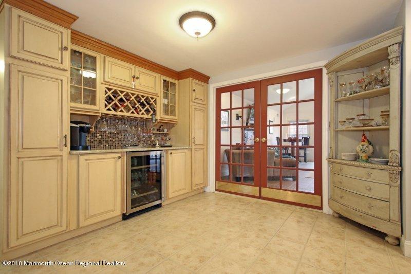 663 Adelphia Road Freehold, NJ 07728 - Photo 8 of 39 167271557_Yi3WjrbZ