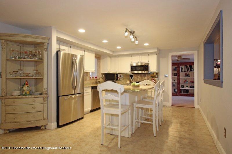 663 Adelphia Road Freehold, NJ 07728 - Photo 9 of 39 167271556_gmlLajJG