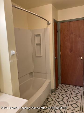 6439 Bishop Road Lansing, MI 48911 - Photo 21 of 29 original-FB3F4BD0-D1F8-478D-8A03-E19E892