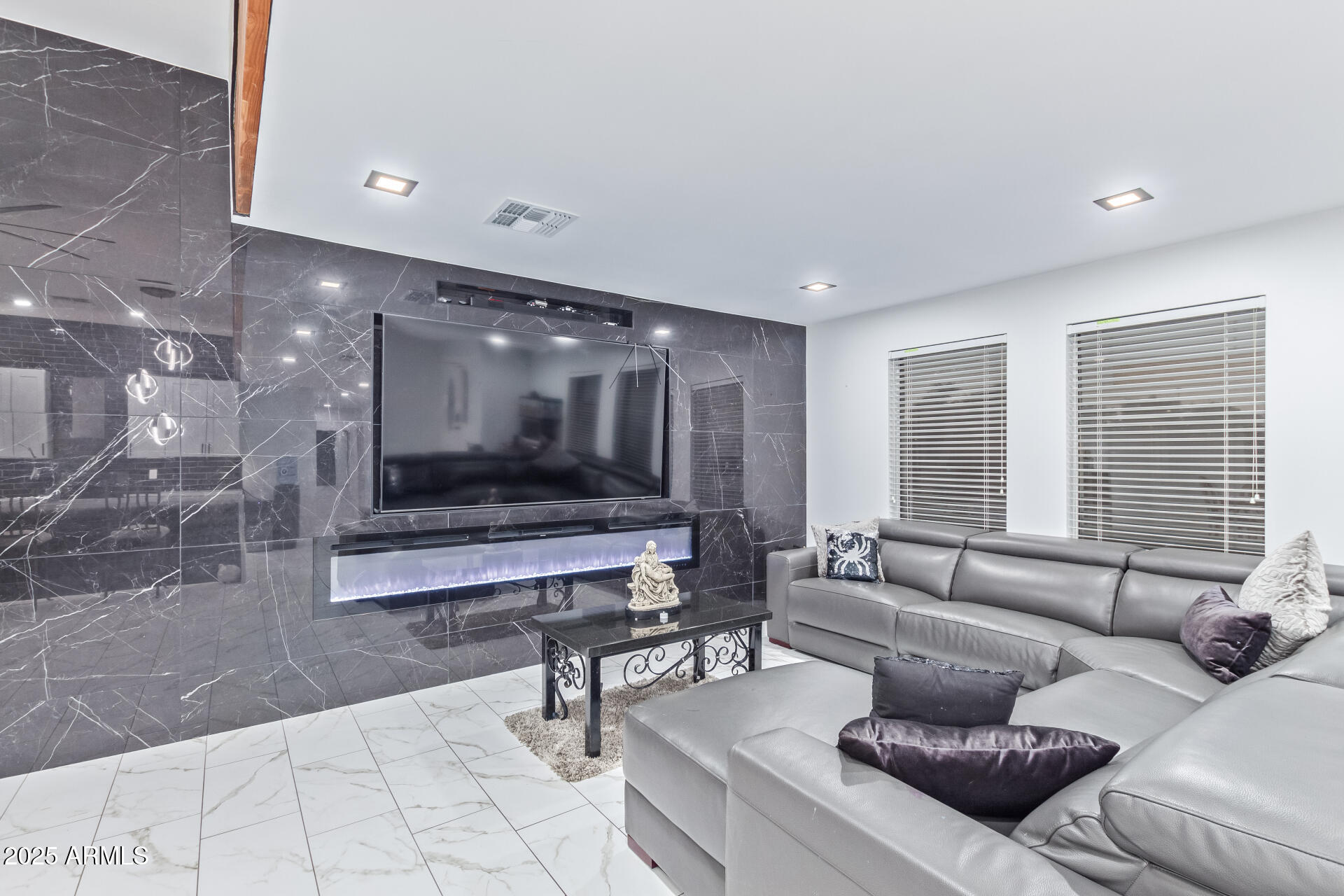 2037 East Riviera Drive Tempe, AZ 85282 - Photo 3 of 45 Living Room