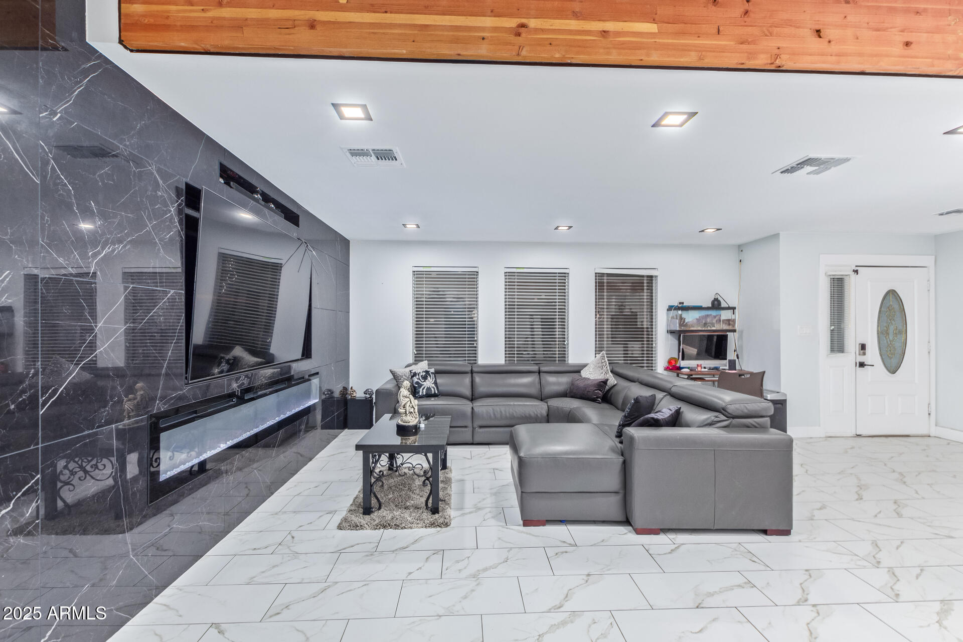 2037 East Riviera Drive Tempe, AZ 85282 - Photo 4 of 45 Living Room