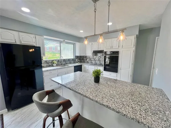 $275,000 | 11760 Sheffield Drive, Florissant, MO 63033
