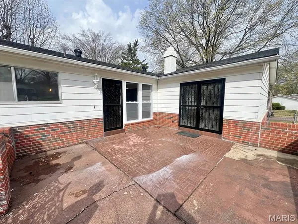 $275,000 | 11760 Sheffield Drive, Florissant, MO 63033