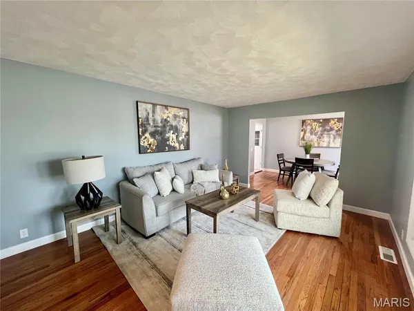 $275,000 | 11760 Sheffield Drive, Florissant, MO 63033