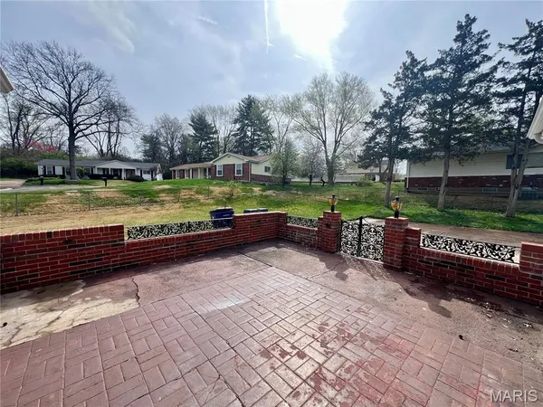 $275,000 | 11760 Sheffield Drive, Florissant, MO 63033